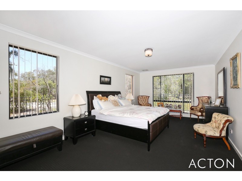 4 Sutcliffe Retreat, South Yunderup WA 6208