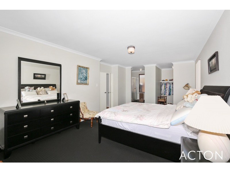 4 Sutcliffe Retreat, South Yunderup WA 6208