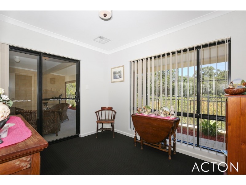 4 Sutcliffe Retreat, South Yunderup WA 6208