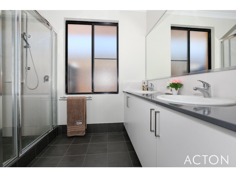 4 Sutcliffe Retreat, South Yunderup WA 6208