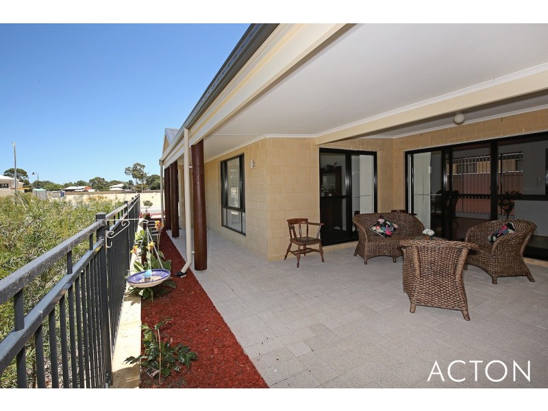 4 Sutcliffe Retreat, South Yunderup WA 6208