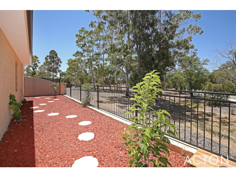 4 Sutcliffe Retreat, South Yunderup WA 6208