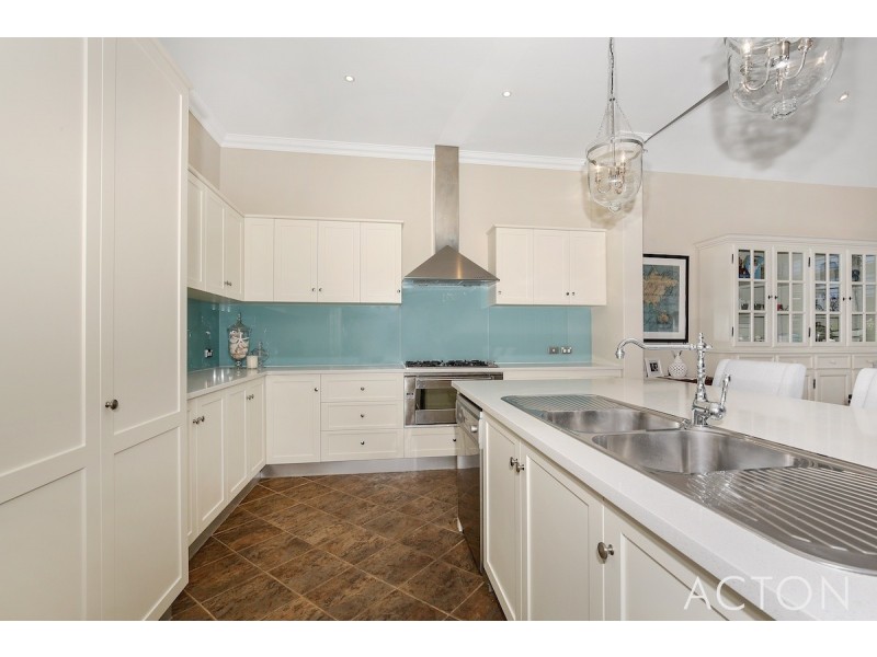 48 Brindabella Crescent, Halls Head WA 6210