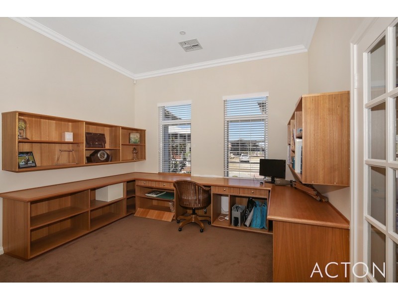 48 Brindabella Crescent, Halls Head WA 6210