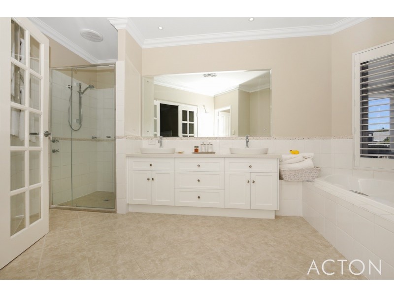 48 Brindabella Crescent, Halls Head WA 6210