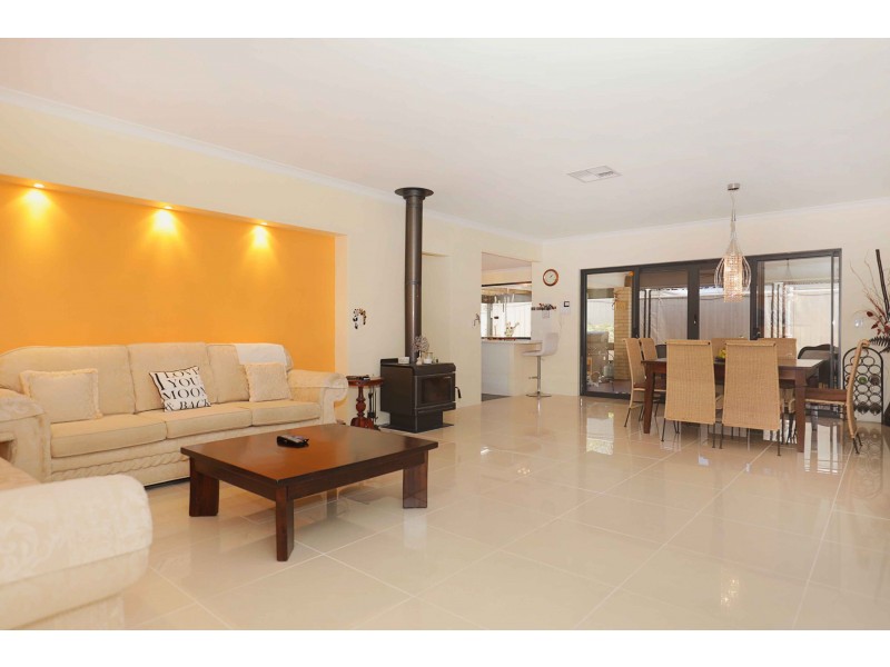 19 Bellambi Chase, Lakelands WA 6180