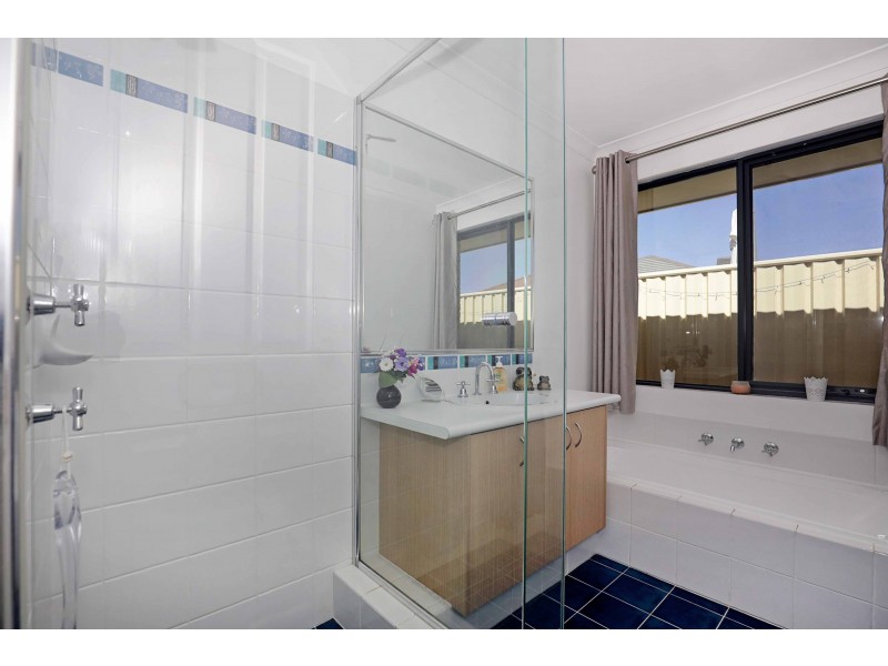 19 Bellambi Chase, Lakelands WA 6180