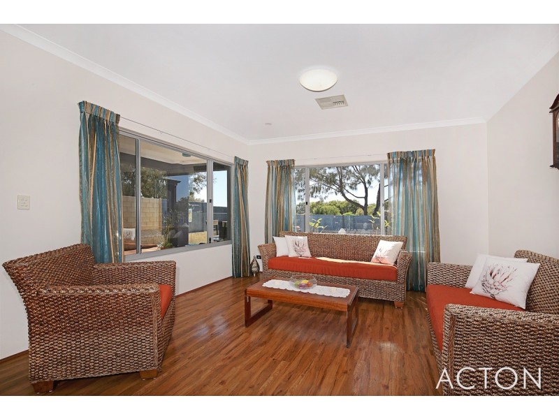 9 Bottlebrush Lane, Wannanup WA 6210