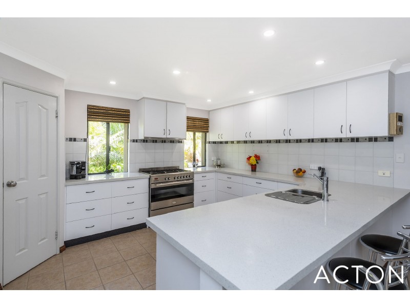 2 Maggie Way, Coodanup WA 6210