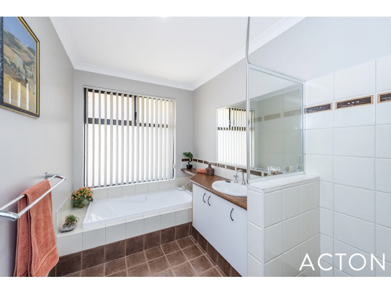 2 Maggie Way, Coodanup WA 6210