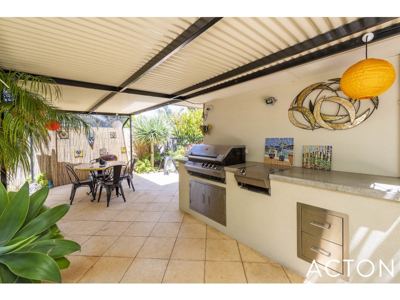 2 Maggie Way, Coodanup WA 6210