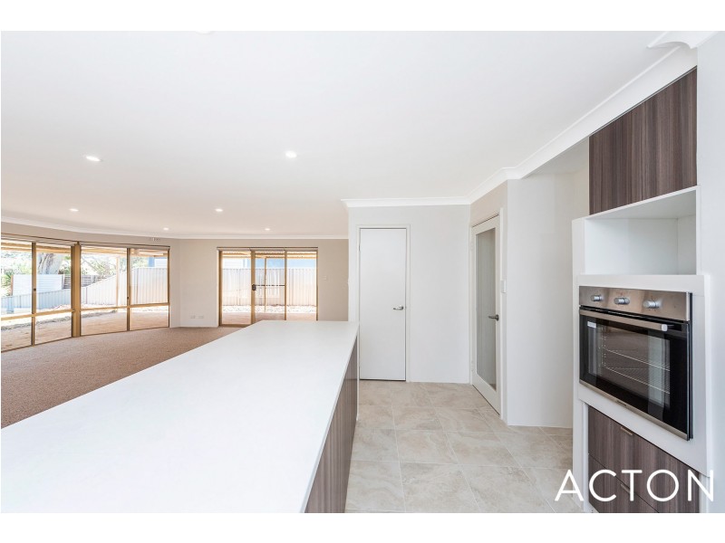 30 Willow Gardens, South Yunderup WA 6208