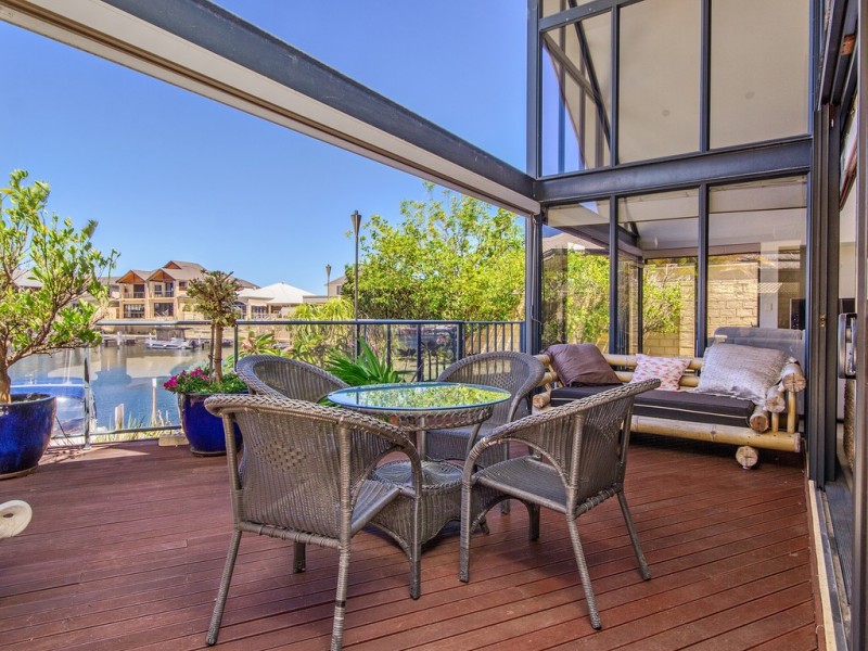 6 Fistina Ramble, Halls Head WA 6210