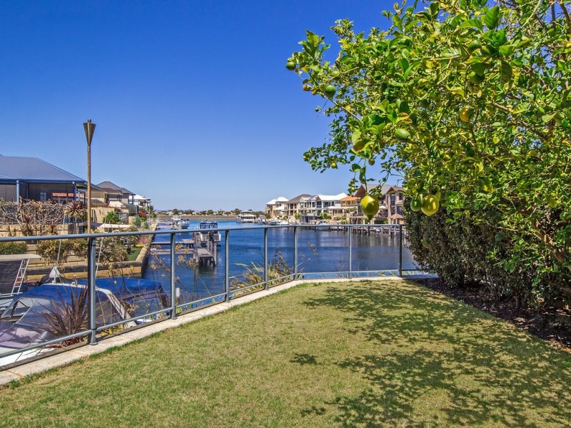 6 Fistina Ramble, Halls Head WA 6210