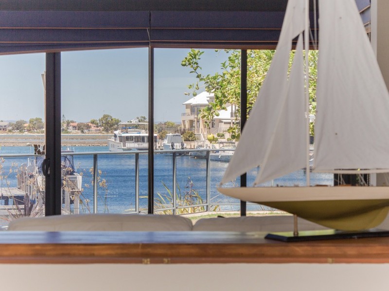 6 Fistina Ramble, Halls Head WA 6210