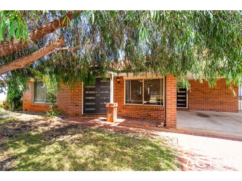 4 Lilac Green, Halls Head WA 6210