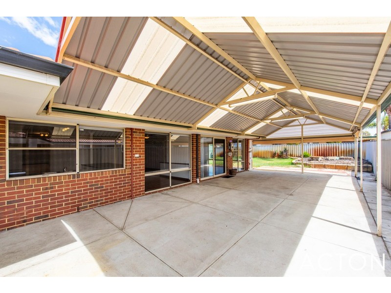 4 Lilac Green, Halls Head WA 6210