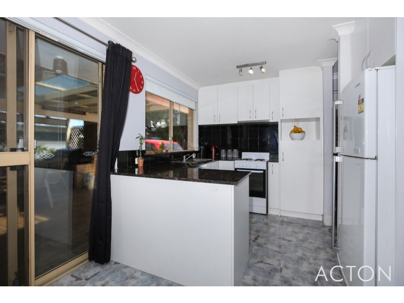 37 Murdoch Drive, Greenfields WA 6210