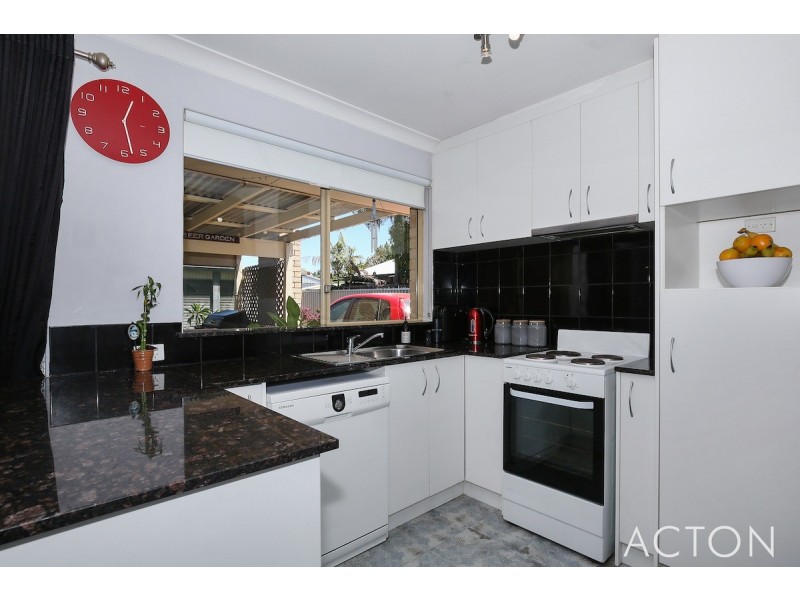 37 Murdoch Drive, Greenfields WA 6210