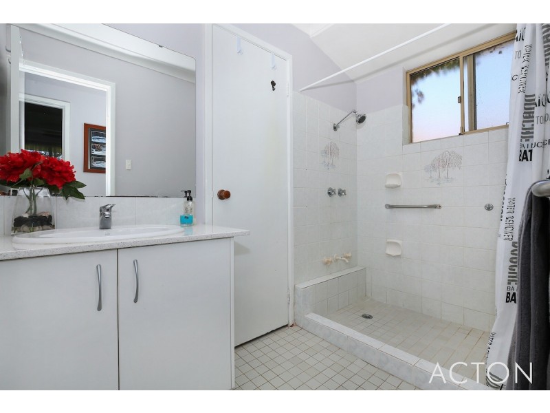 37 Murdoch Drive, Greenfields WA 6210
