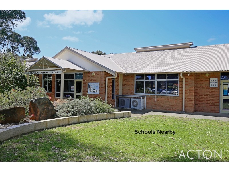 37 Murdoch Drive, Greenfields WA 6210