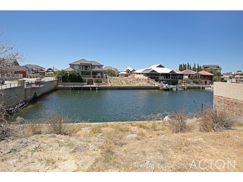 38 Ragamuffin Point, Halls Head WA 6210