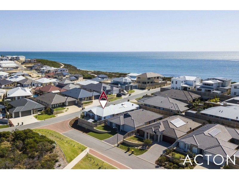 10 Vanda Pass, Halls Head WA 6210