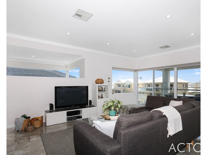 18 Abercrombie Rise, Madora Bay WA 6210