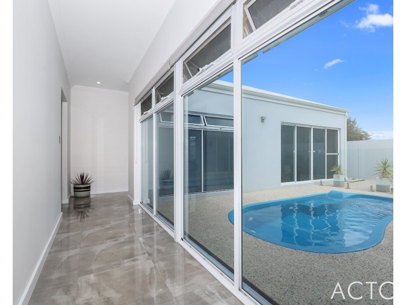 18 Abercrombie Rise, Madora Bay WA 6210