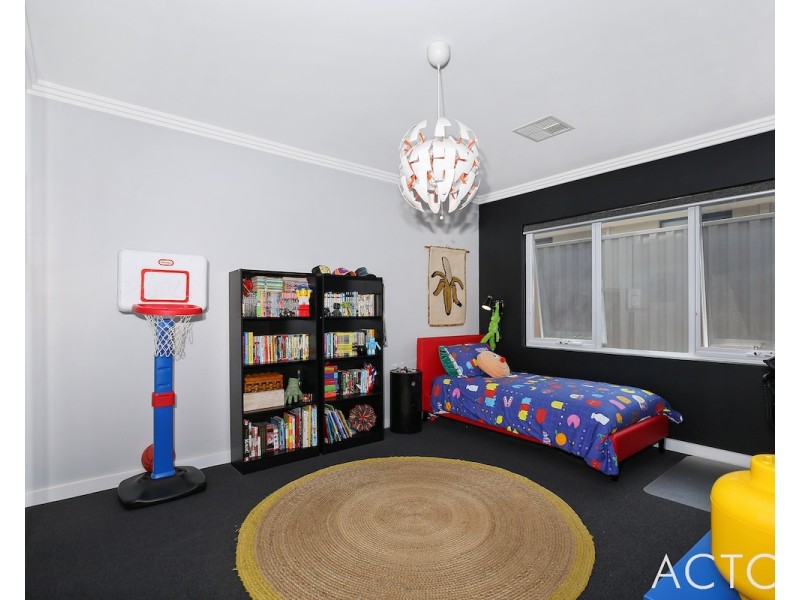 18 Abercrombie Rise, Madora Bay WA 6210