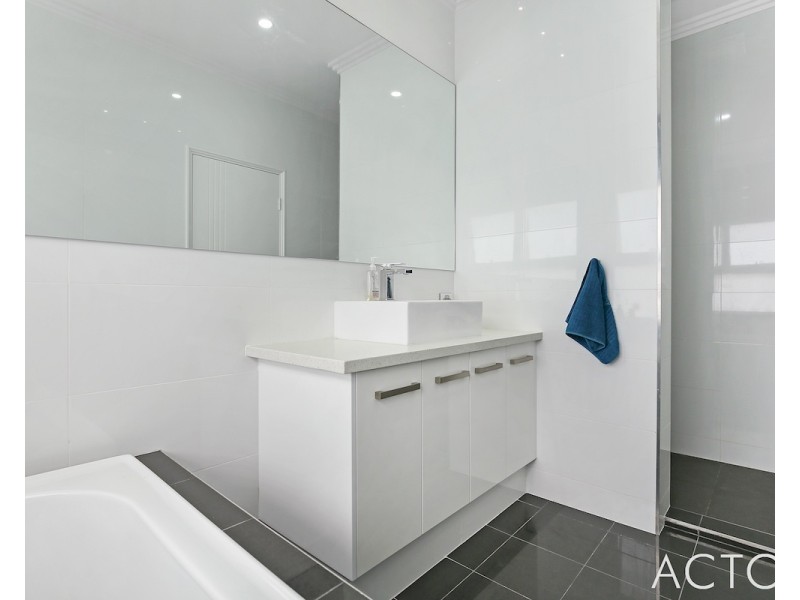 18 Abercrombie Rise, Madora Bay WA 6210