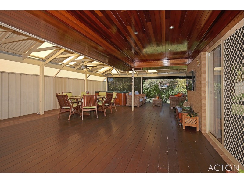 46 Paradise Circuit, Halls Head WA 6210