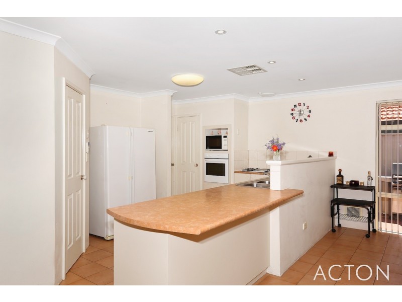 46 Paradise Circuit, Halls Head WA 6210