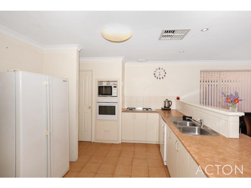 46 Paradise Circuit, Halls Head WA 6210