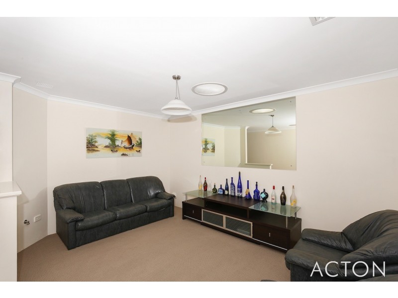 46 Paradise Circuit, Halls Head WA 6210