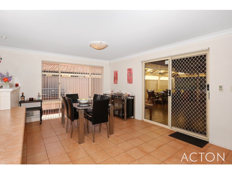 46 Paradise Circuit, Halls Head WA 6210