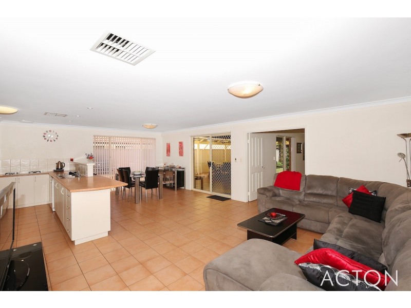 46 Paradise Circuit, Halls Head WA 6210