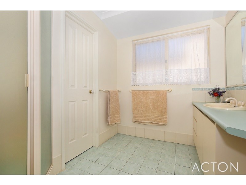 46 Paradise Circuit, Halls Head WA 6210