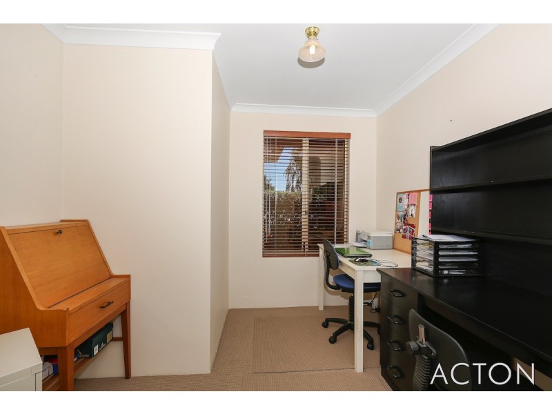 46 Paradise Circuit, Halls Head WA 6210