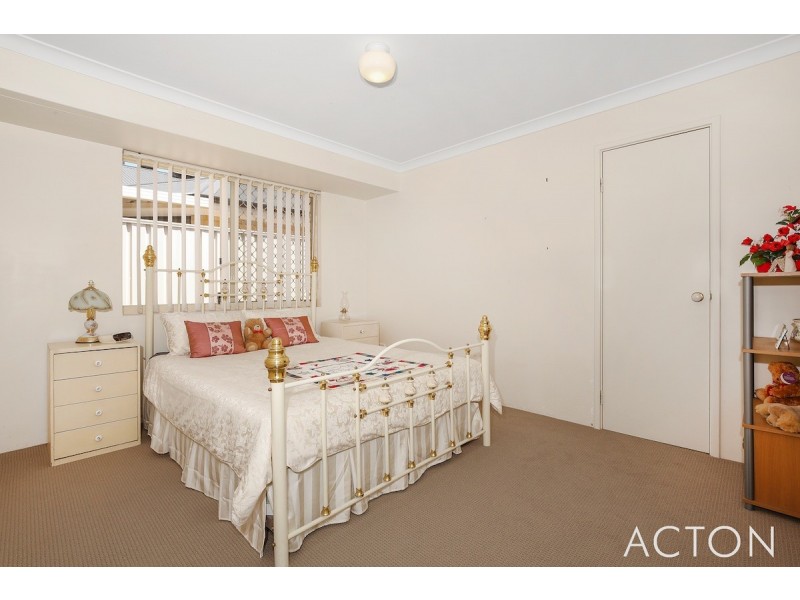 46 Paradise Circuit, Halls Head WA 6210