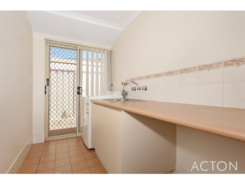 46 Paradise Circuit, Halls Head WA 6210