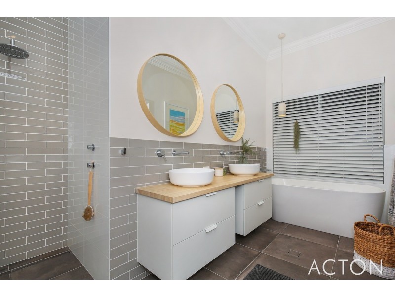 40B Leslie Street, Dudley Park WA 6210