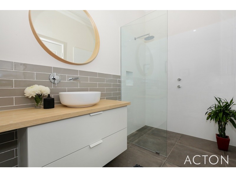 40B Leslie Street, Dudley Park WA 6210