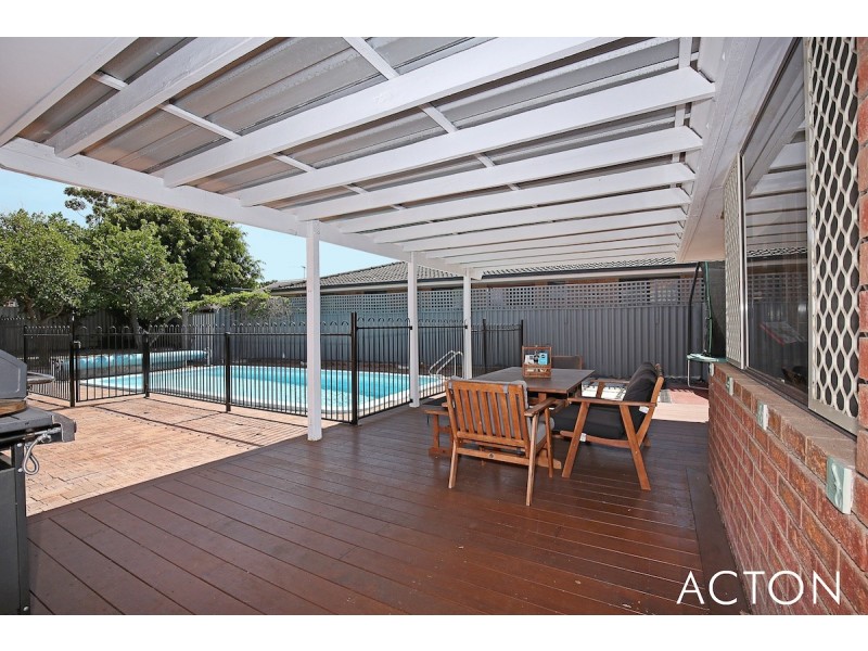 31 Hungerford Avenue, Halls Head WA 6210