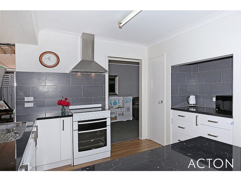 31 Hungerford Avenue, Halls Head WA 6210