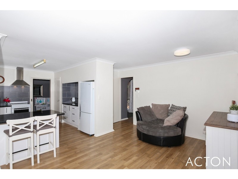 31 Hungerford Avenue, Halls Head WA 6210
