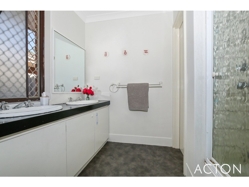 31 Hungerford Avenue, Halls Head WA 6210