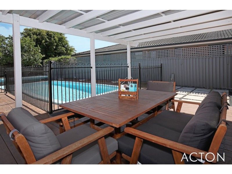 31 Hungerford Avenue, Halls Head WA 6210