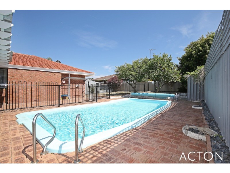 31 Hungerford Avenue, Halls Head WA 6210