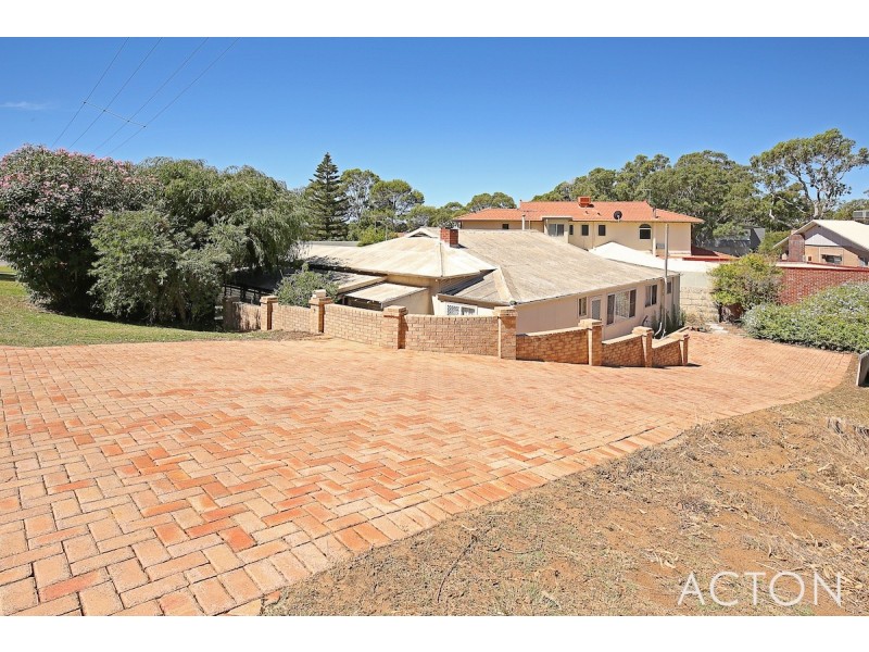 3 Hill Street, Halls Head WA 6210